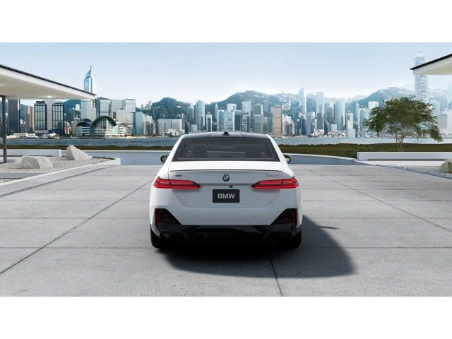 Thumbnail: 2026 BMW 5 Series - 5