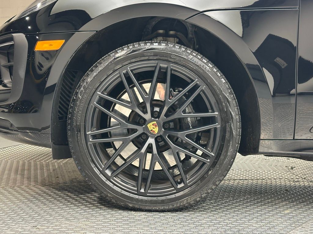 Thumbnail: 2024 Porsche Macan - 5