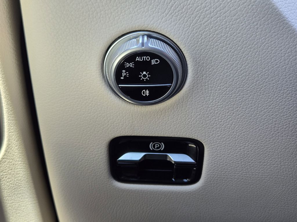 used 2025 Mercedes-Benz GLC car, priced at $41,993