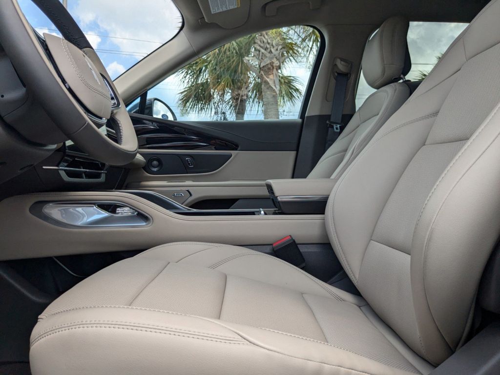 2025 Lincoln Nautilus Hybrid Premiere