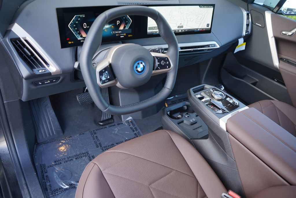 2025 BMW iX xDrive50 12