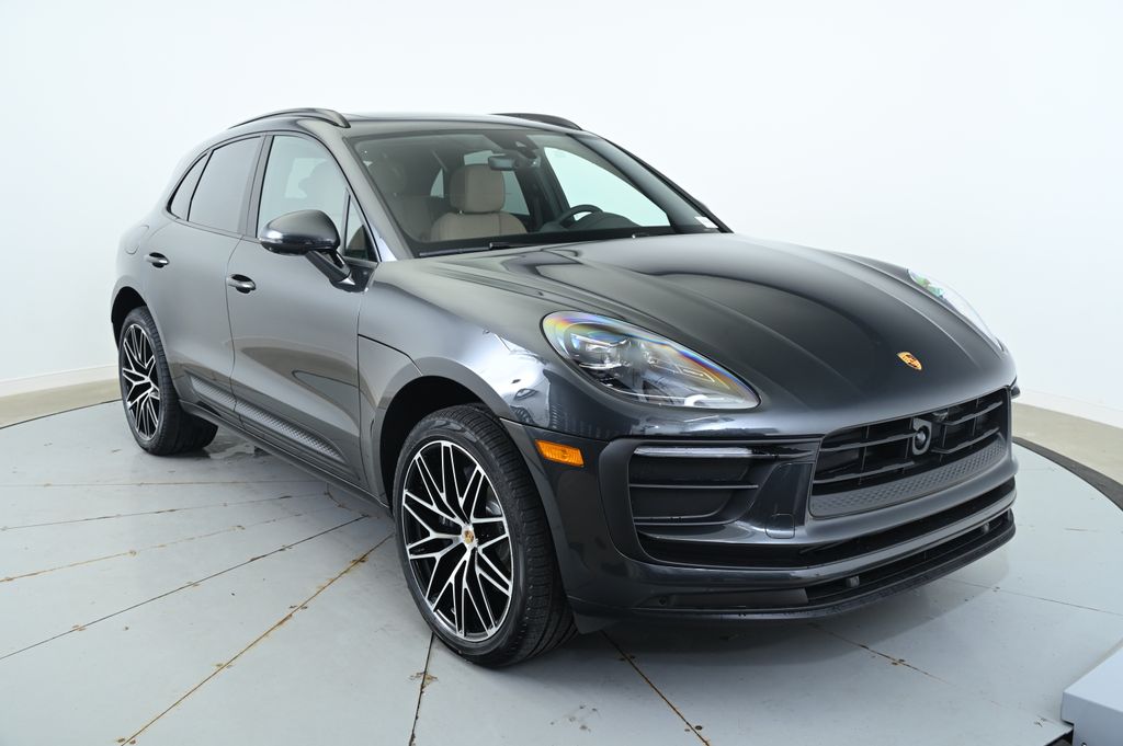 Thumbnail: 2025 Porsche Macan - 9