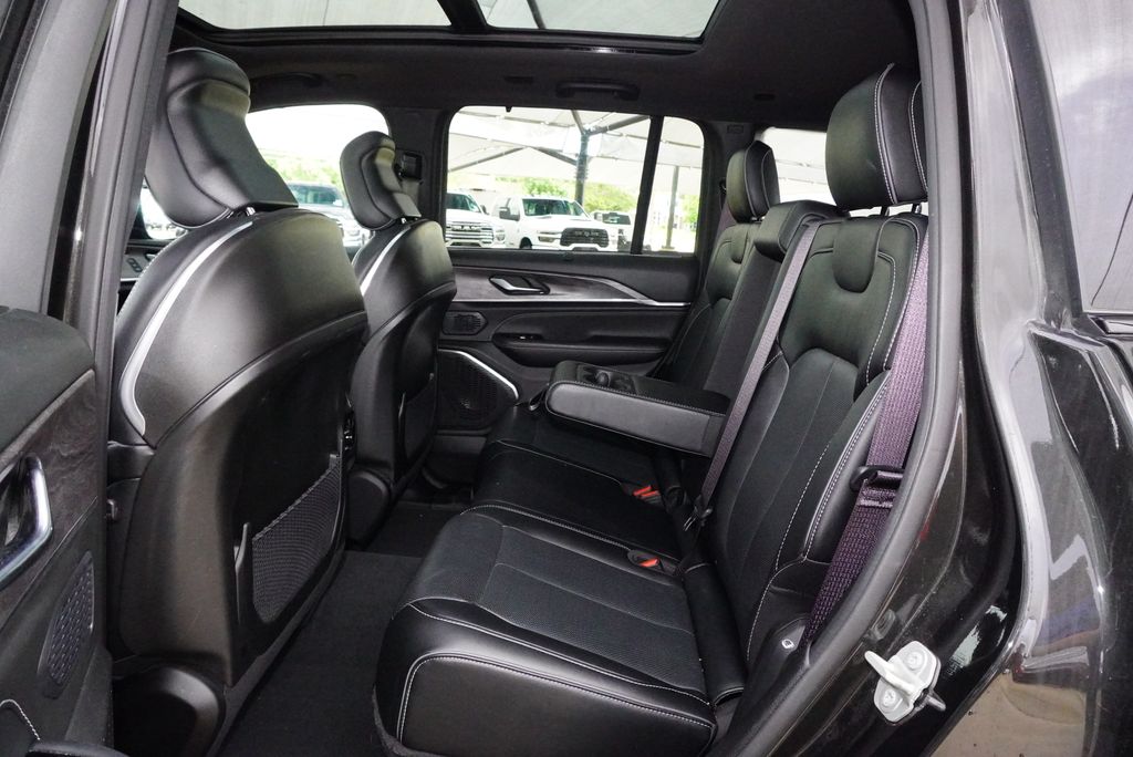 Used Car 2024 Jeep Grand Cherokee  Overland For Sale Under $40,000 In Weatherford, Texas