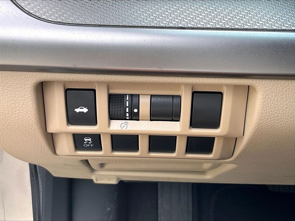 2016 Subaru Legacy — photo 19