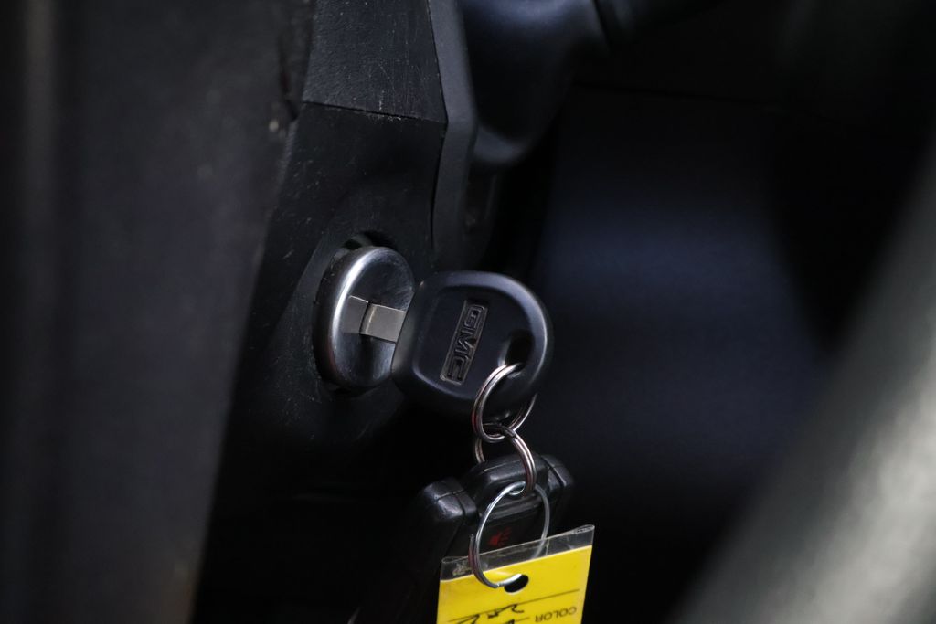 Thumbnail: 2021 GMC Sierra 3500 - 29