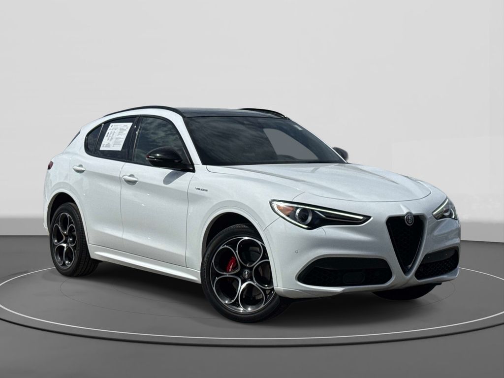 2023 Alfa Romeo Stelvio Veloce AWD