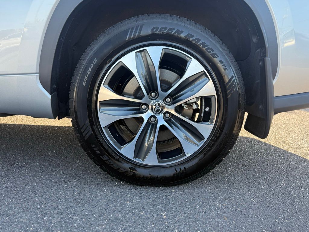 2022 Toyota Highlander Hybrid XLE