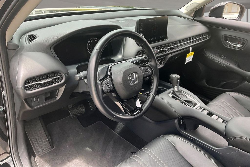 Used 2025 Honda HR-V SUV