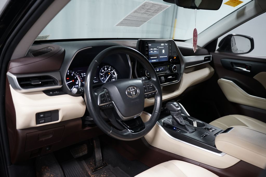 2020 Toyota Highlander XLE 7