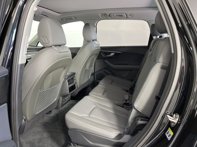 Thumbnail: 2025 Audi Q7 - 5