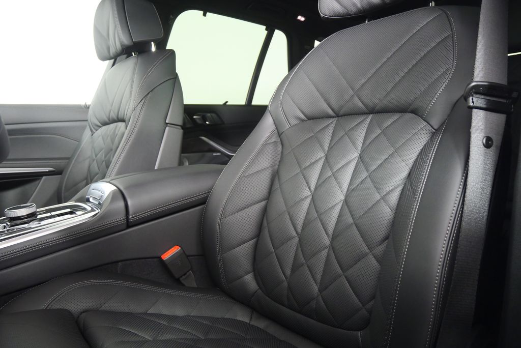 Thumbnail: 2026 BMW X5 - 12