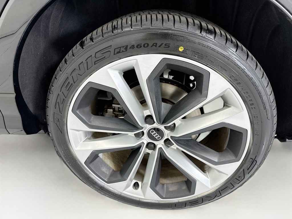Thumbnail: 2021 Audi Q3 - 30