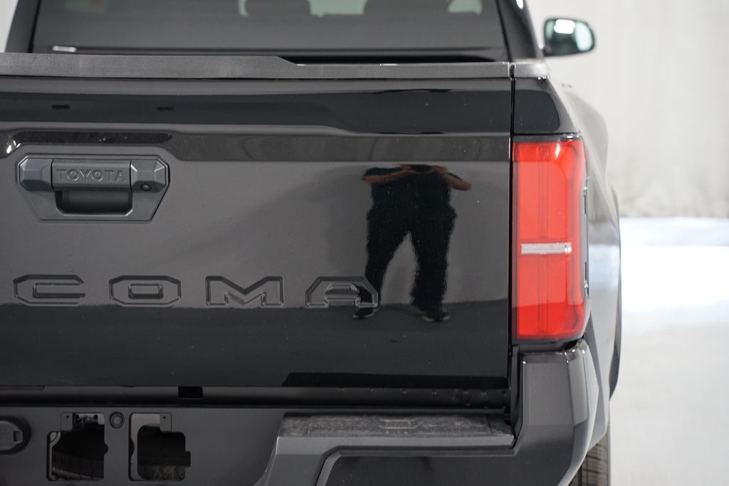 Thumbnail: 2025 Toyota Tacoma - 10