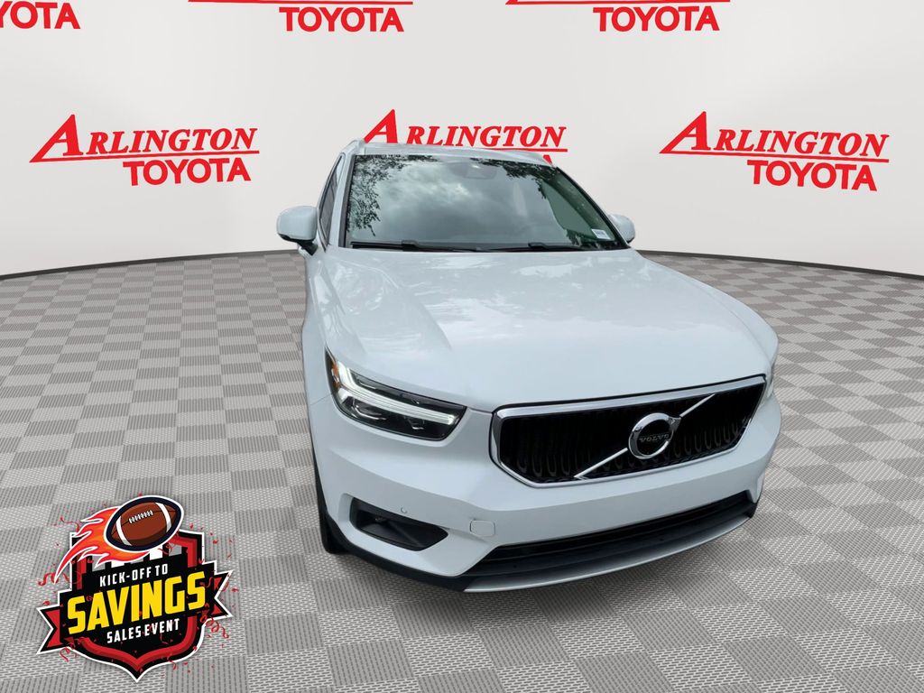 Used 2022 Volvo XC40 SUV