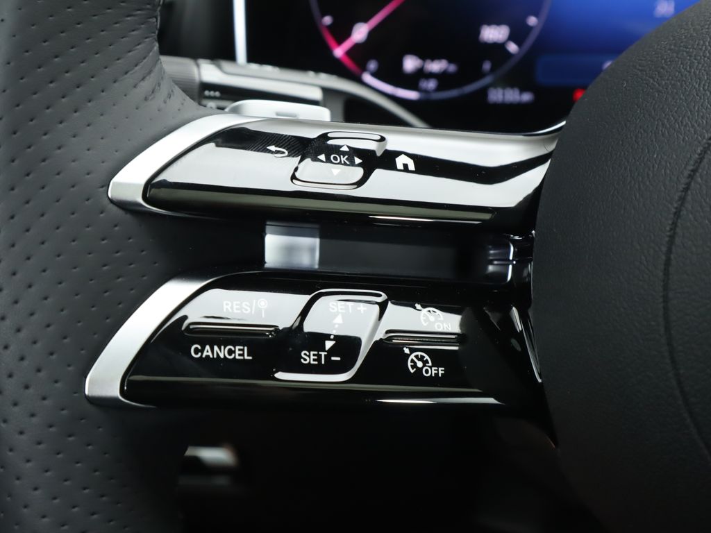 Thumbnail: 2025 Mercedes-Benz C-Class - 12