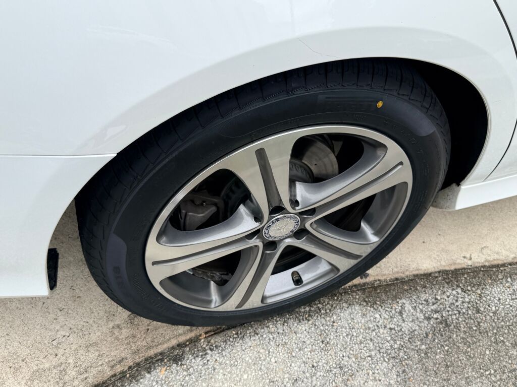 Thumbnail: 2017 Mercedes-Benz E-Class - 11