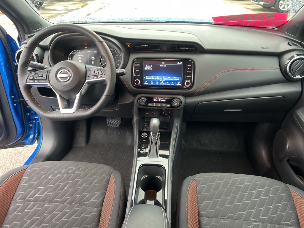 2024 Nissan Kicks SR photo