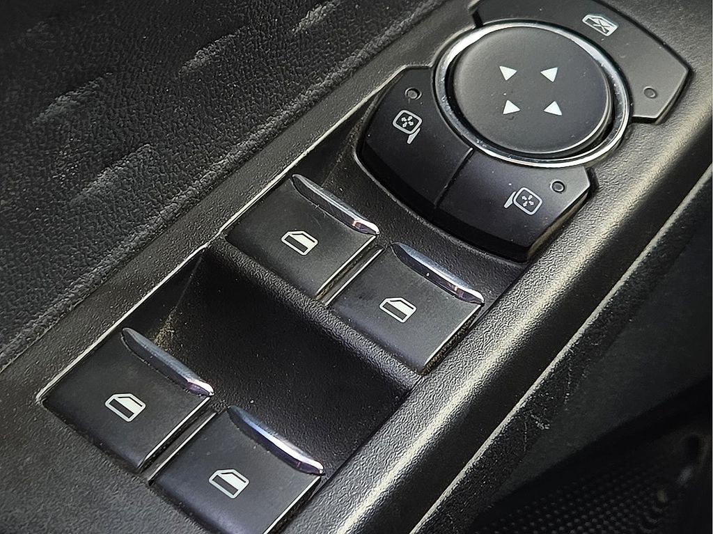 2020 Ford Escape SE - Photo 16