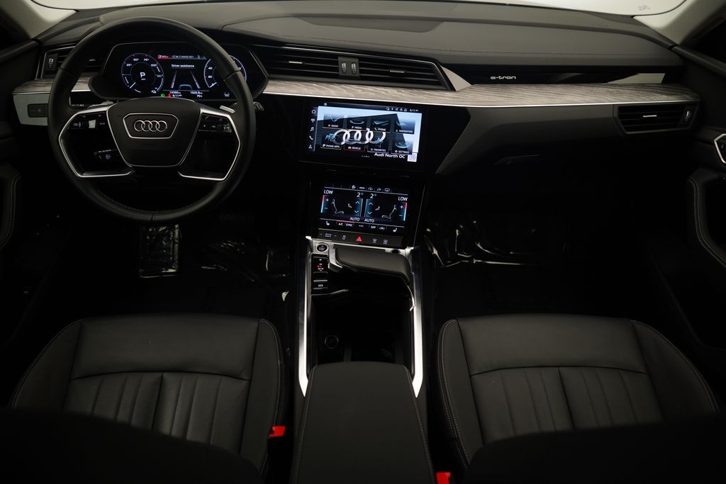Thumbnail: 2024 Audi Q8 e-tron - 8