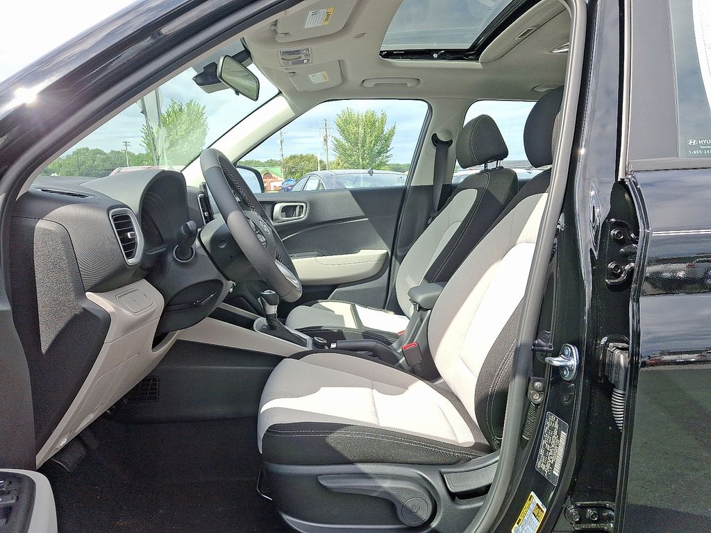 Thumbnail: 2025 Hyundai Venue - 6