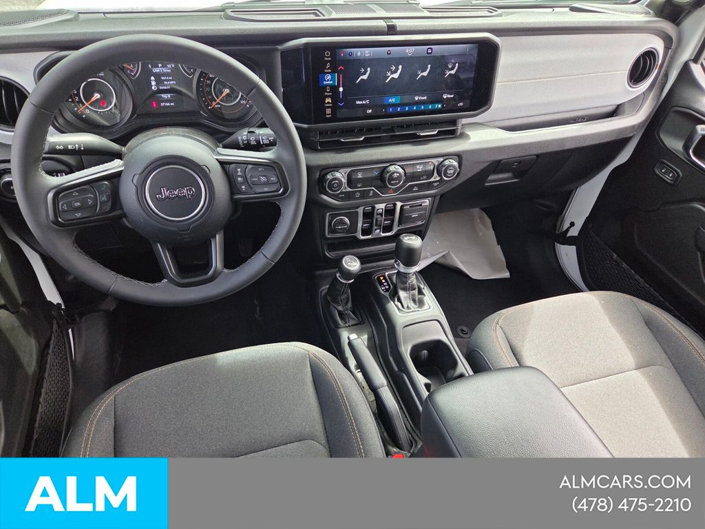 Used 2025 White Jeep Sport S image 11