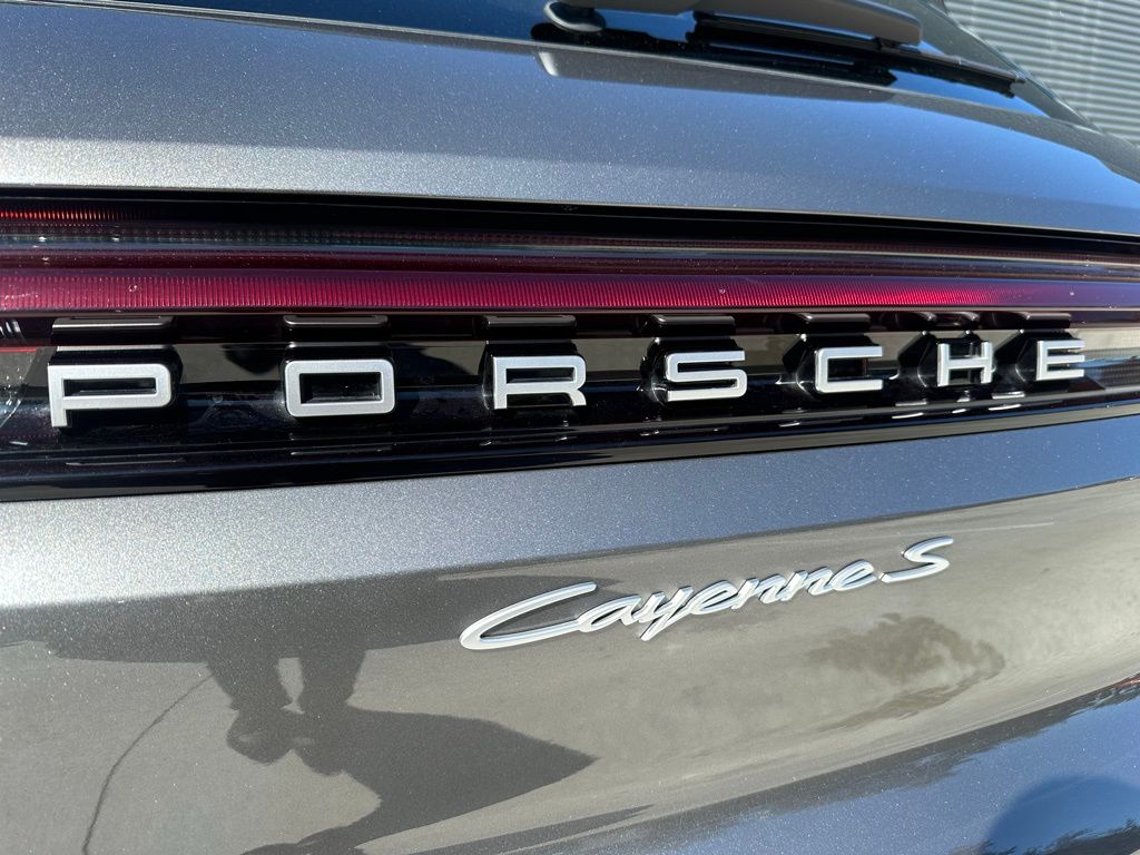 2024 Porsche Cayenne S 12