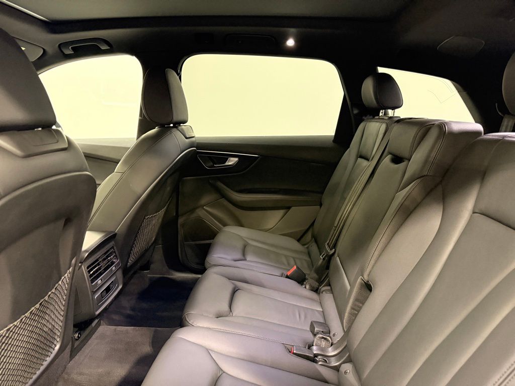 Thumbnail: 2023 Audi Q7 - 22