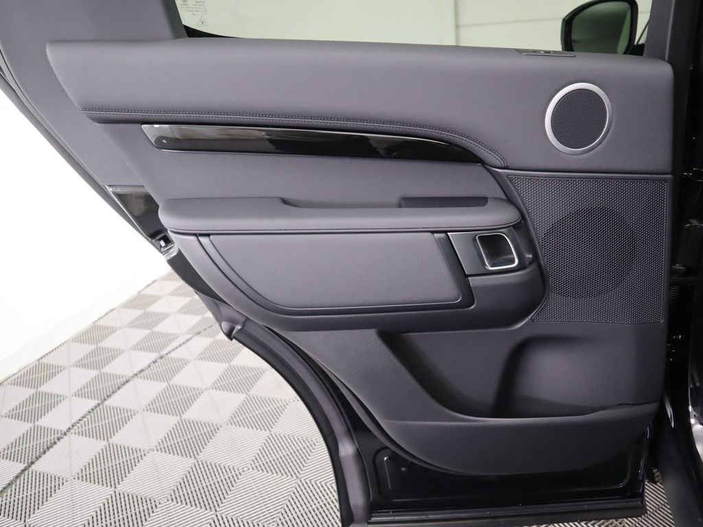 Thumbnail: 2025 Land Rover Discovery - 29