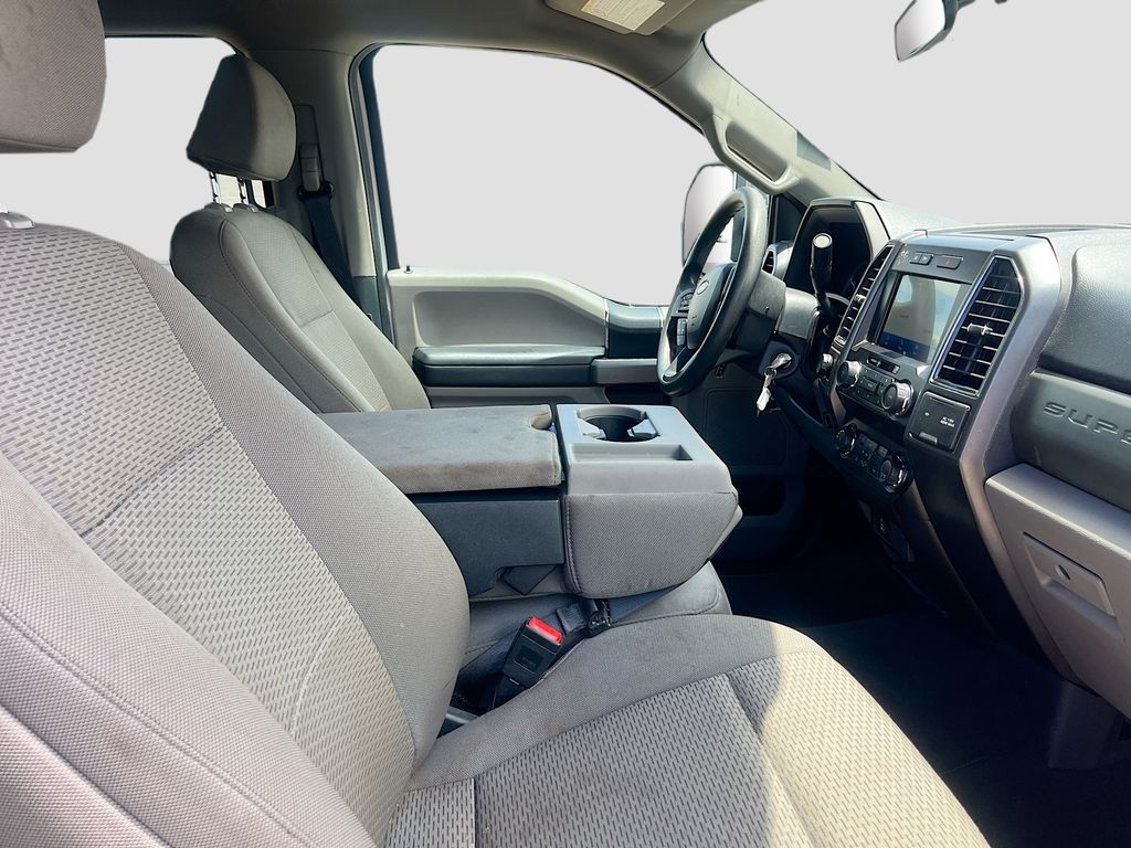 Used 2022 White Ford XLT image 25