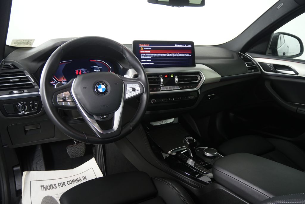 Thumbnail: 2025 BMW X4 - 17