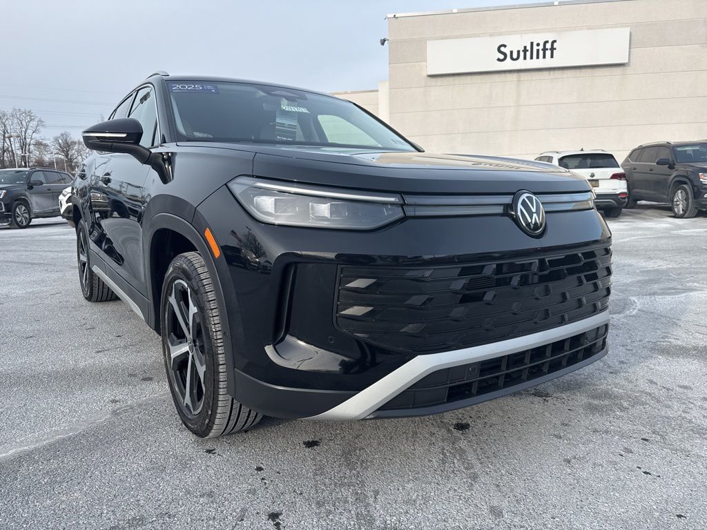 2025 Volkswagen Tiguan 2.0T SE Black at Subaru and VW of Moon Township