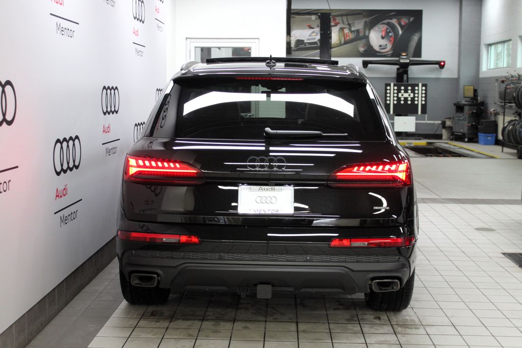 Thumbnail: 2026 Audi Q7 - 5