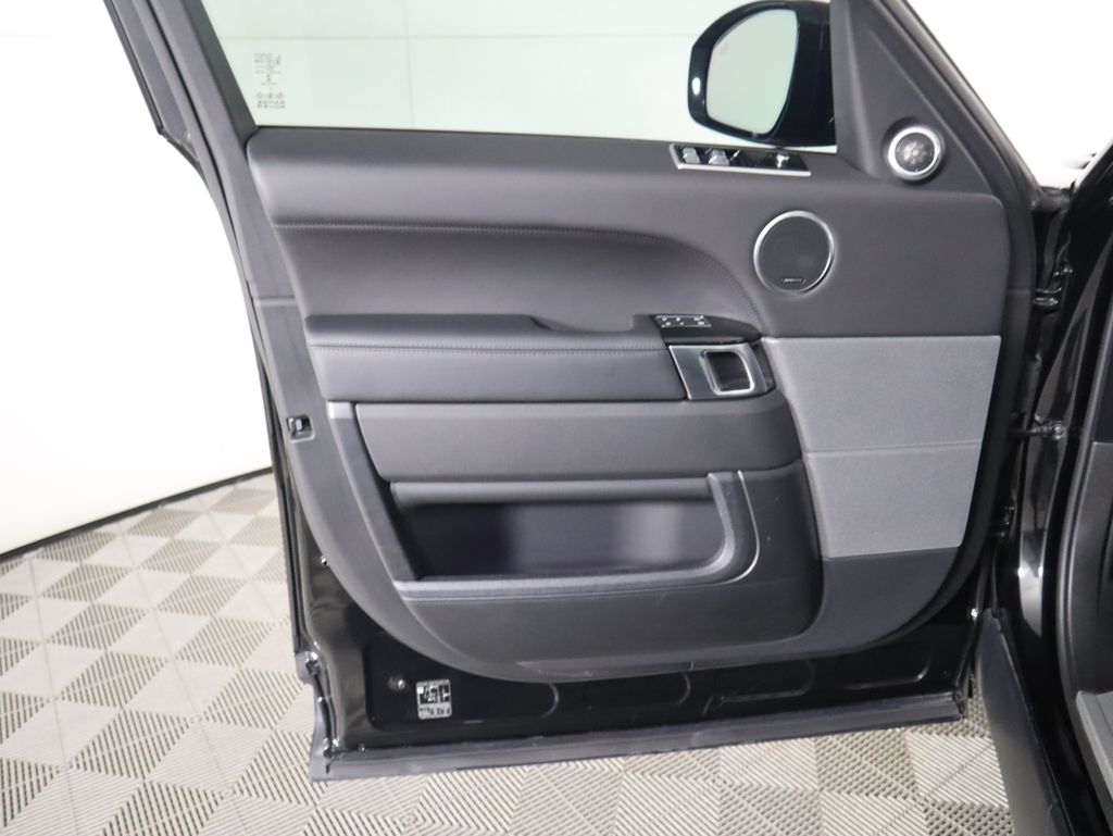 Thumbnail: 2021 Land Rover Range Rover Sport - 25