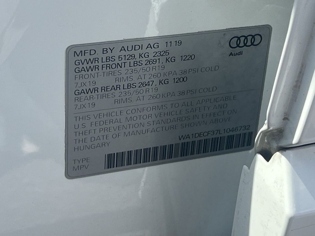 2020 Audi Q3  35