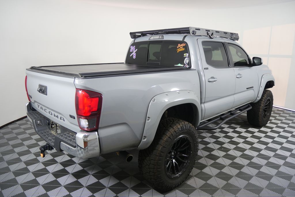 Thumbnail: 2021 Toyota Tacoma - 4