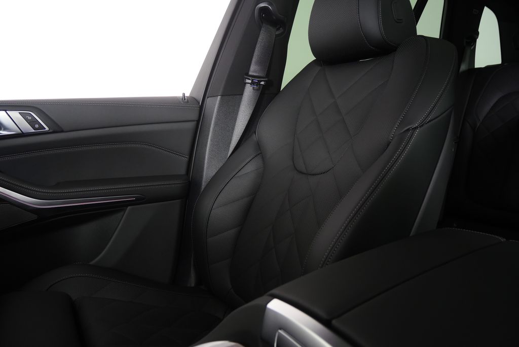 Thumbnail: 2026 BMW X5 - 21