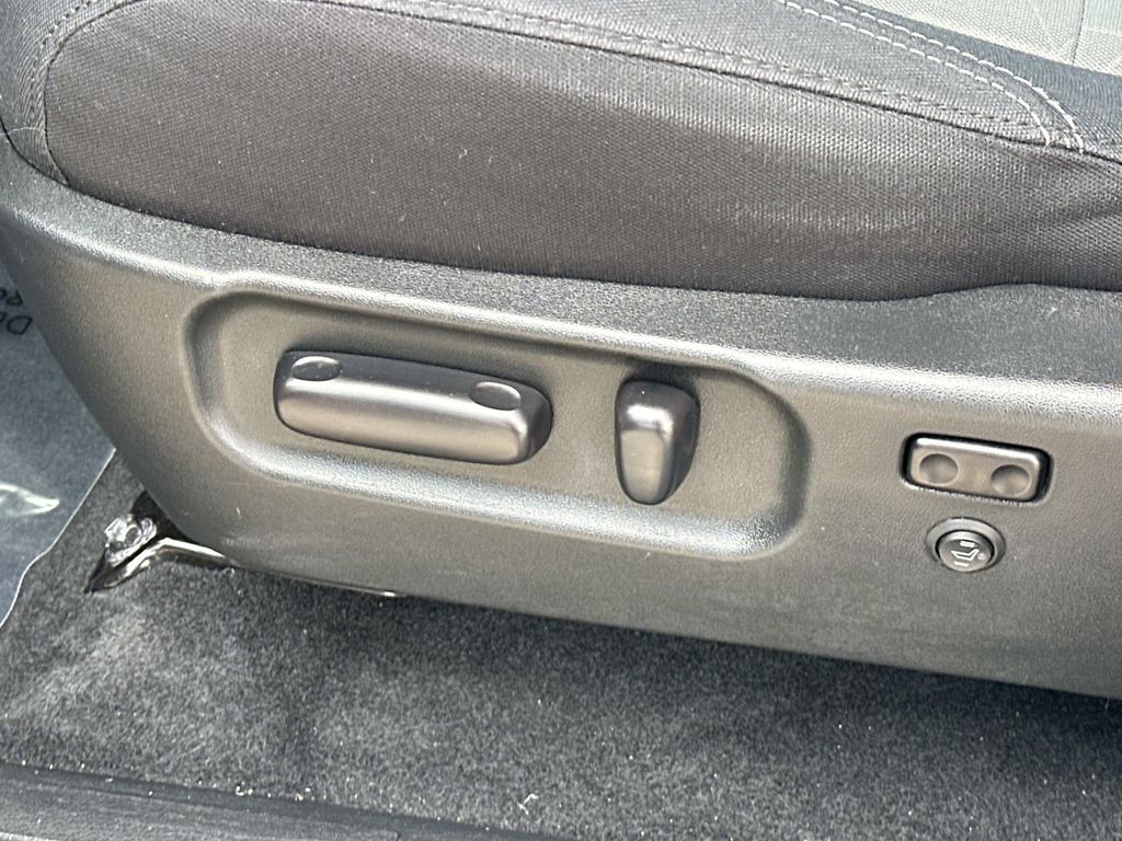 Thumbnail: 2023 Toyota Tacoma - 27