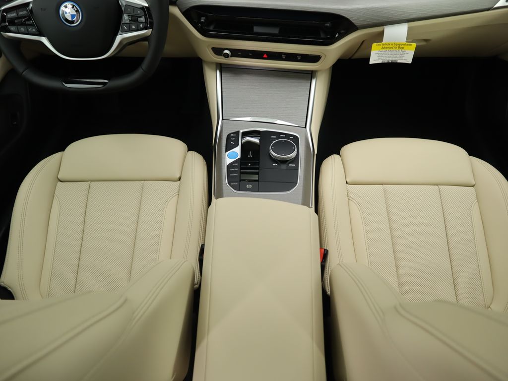 2025 BMW i4 eDrive40 18