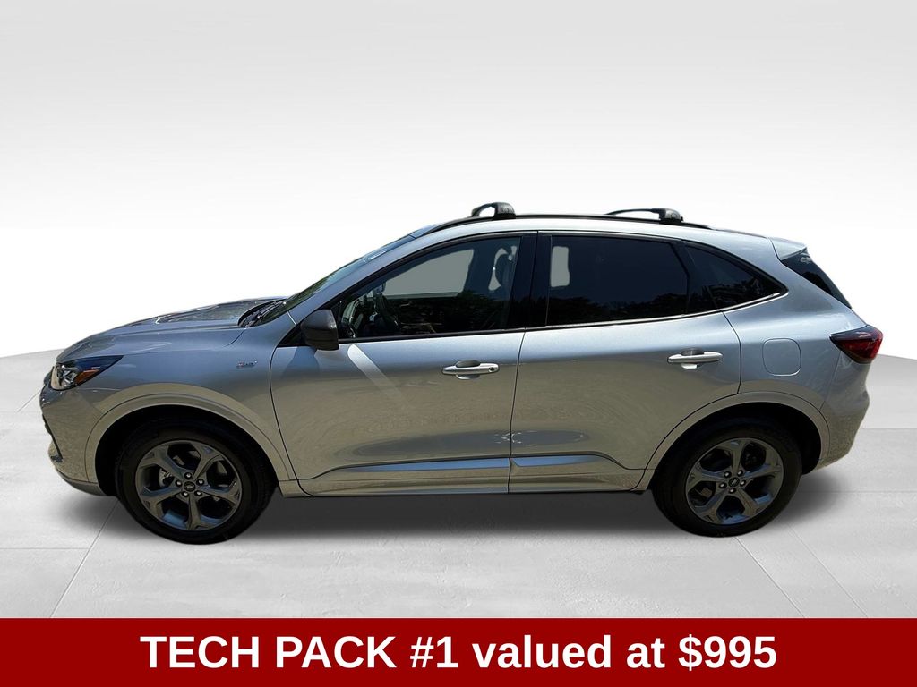 2023 Ford Escape ST-Line - Image 3