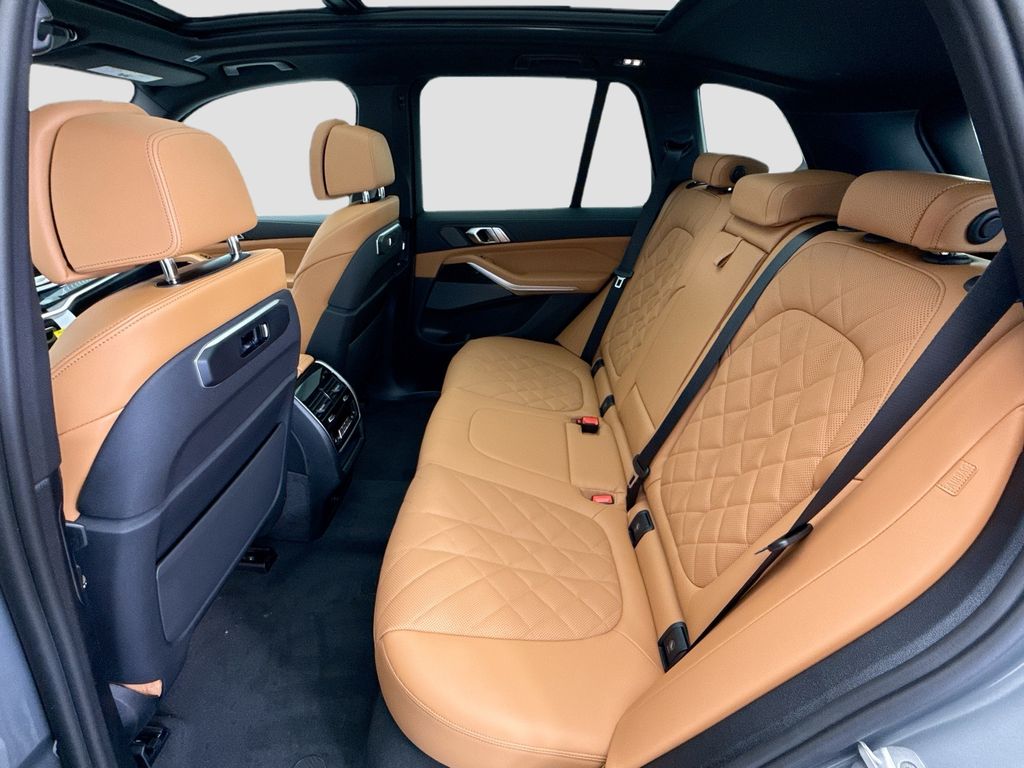 Thumbnail: 2026 BMW X5 - 20