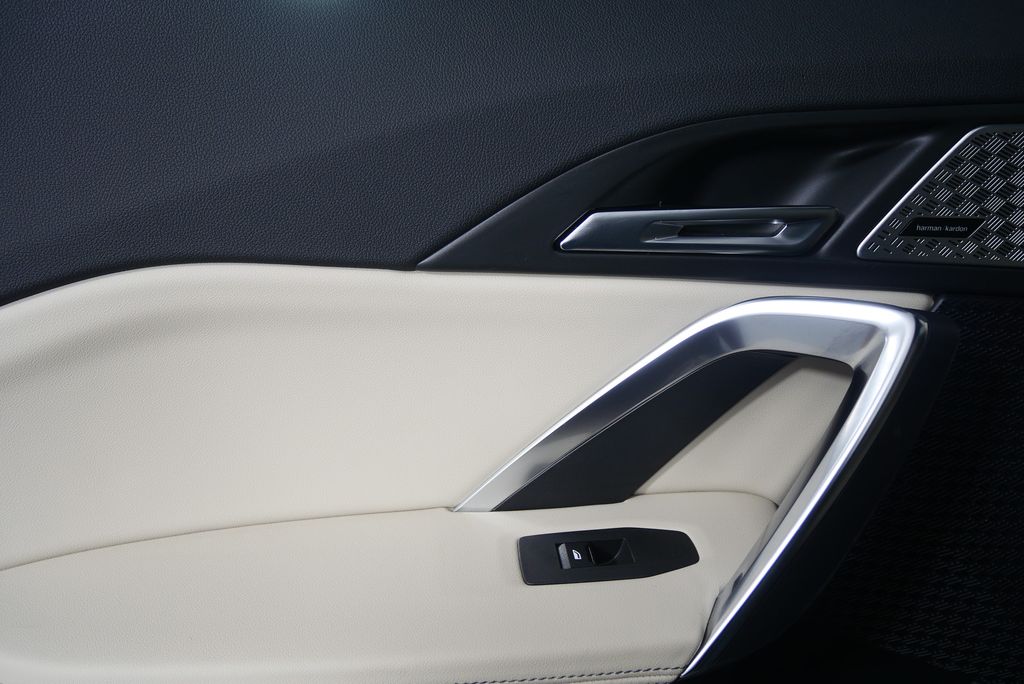 Thumbnail: 2023 BMW X1 - 13