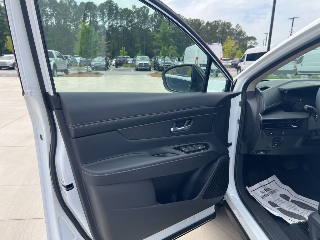 2025 Everest White Pearl Tricoat Nissan Murano SV AWD SUV