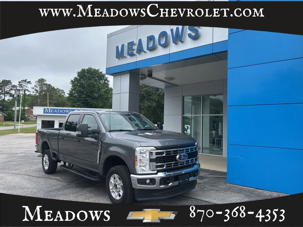 Carbonized Gray Metallic 2025 Ford F-250 Super Duty Pickup Truck Four-Wheel Drive 10-Speed Automatic