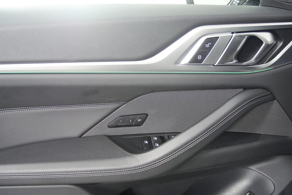 Thumbnail: 2025 BMW 4 Series - 9