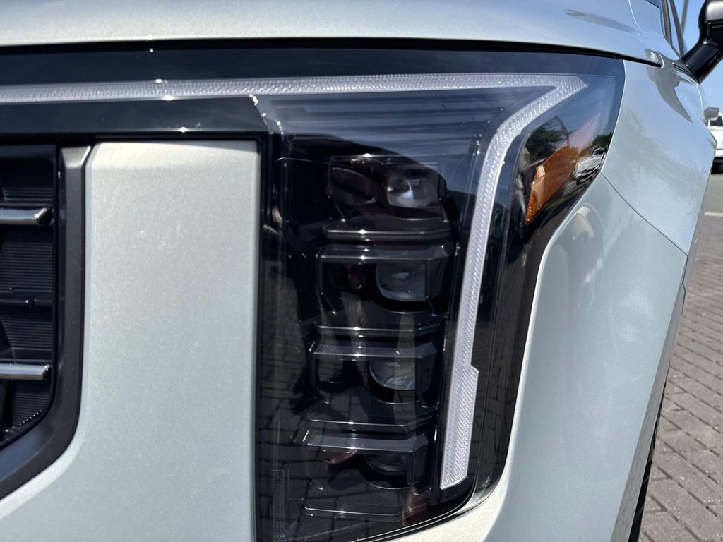 Used 2026 White Kia SX Prestige image 10
