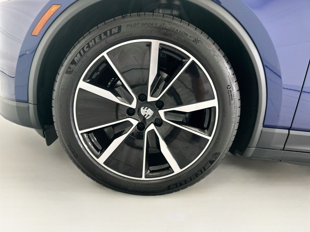 Thumbnail: 2026 Porsche Macan - 30