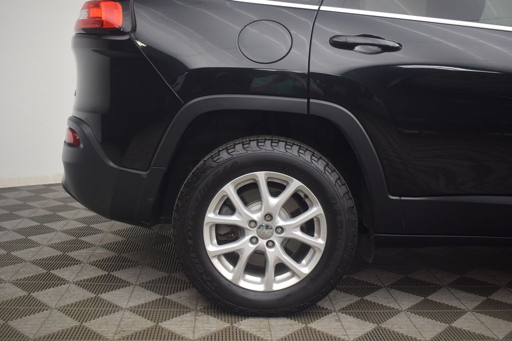used 2015 Jeep Cherokee car, priced at $8,500