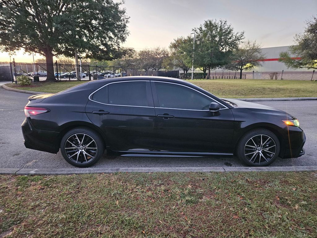 2023 Toyota Camry SE 6