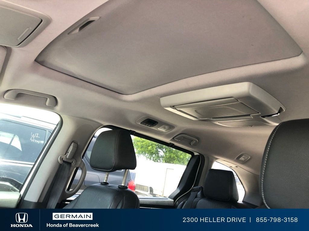 Used 2023 White Honda Touring image 7