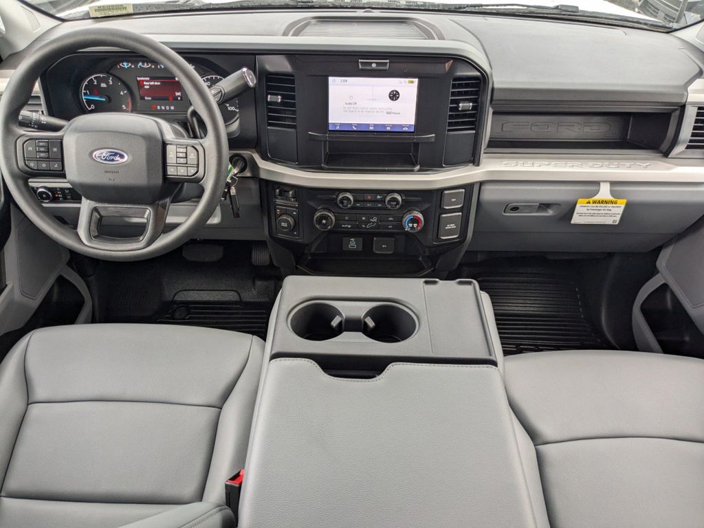 2025 Ford F-350 Super Duty XL